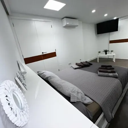 Playa Chica, Vistas Al Mar Lanzarote Apartment *