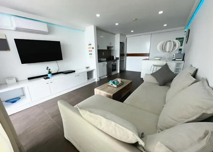 Playa Chica, Vistas Al Mar Lanzarote Apartment *